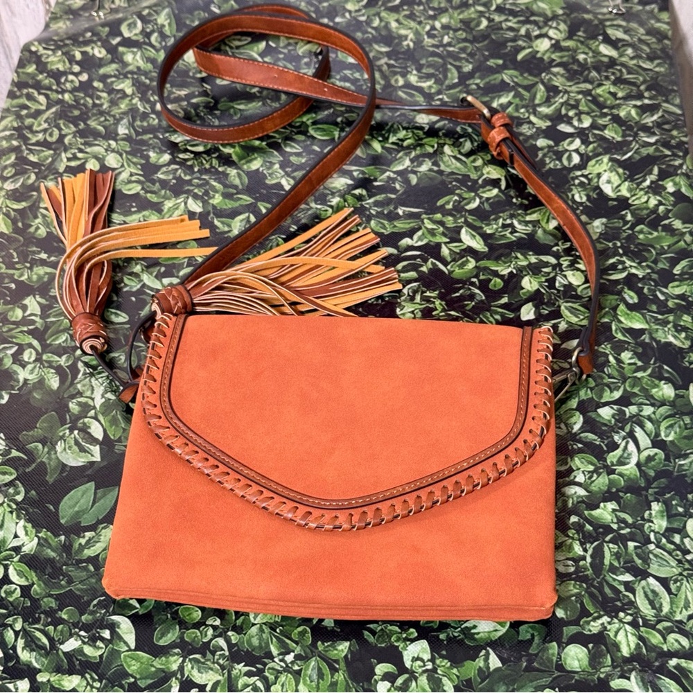 Crossbody Bag with Tan Tassel Details - Picture 3 of 13